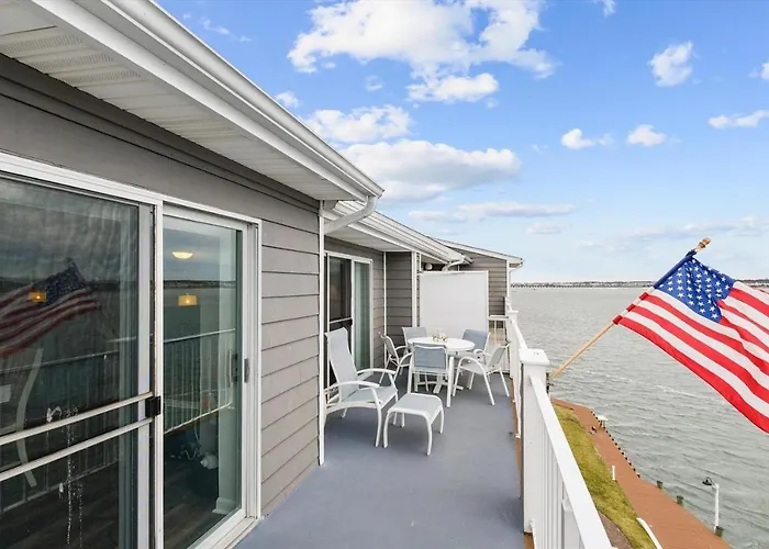 Harbour Island 403L Condo