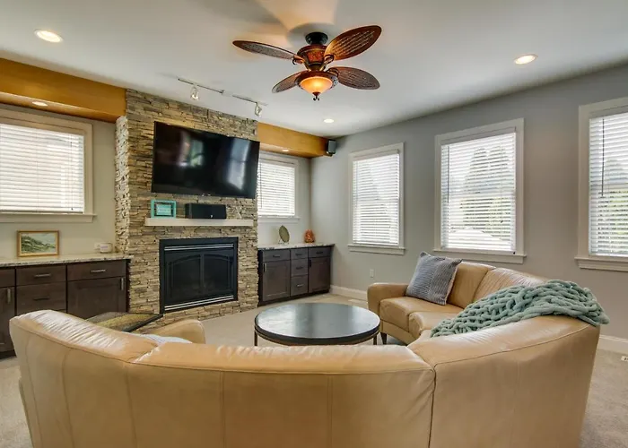 Walk To Beach! Group-Friendly Ocean City Getaway