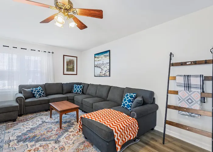 Lukas Apartments