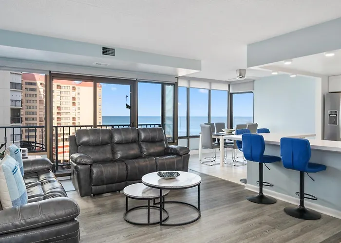 2Br Capri Oceanfront Condo, Indoor Pool, Massage Chair, Brand New Bathrooms 2025, Unbeatable Views!