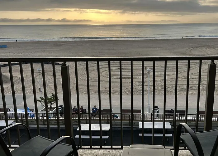 Direct Oceanfront Efficiency Studio With Pool