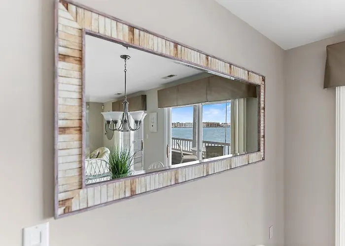 Bayfront Condo On 22Nd St With Sunset Views, Balcony & Near Boardwalk Fun