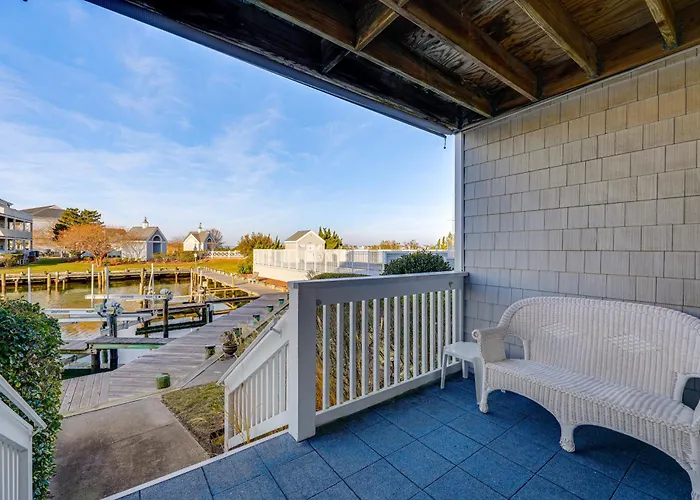 Half Mi To Beach: Bayfront Ocean City Condo, Deck