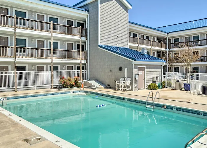 Stroll To Shore Condo With Pool In Ocean City!
