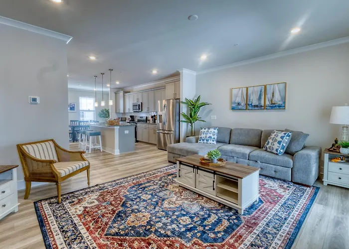 5-Star Family Beach Escape - Pool, Garage & Prime Location - Sleeps 10