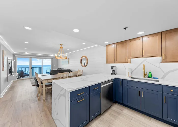 Extraordinary Oceanfront Penthouse - Unit 1211
