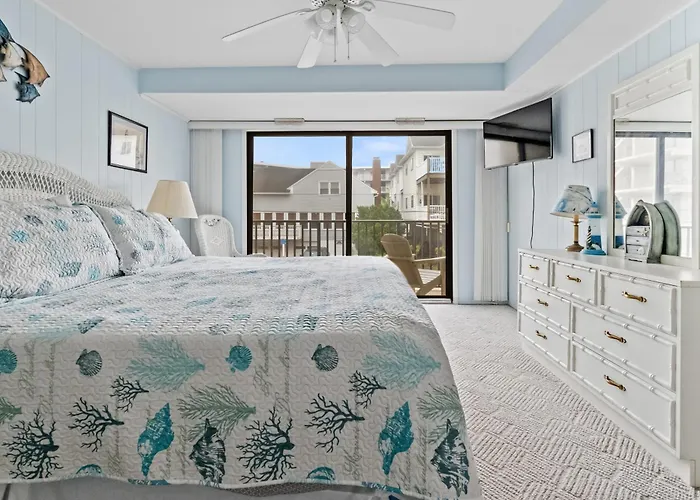 Ocean Block 2-Bedroom, 2-Bathroom Condo In Midtown Ocean City