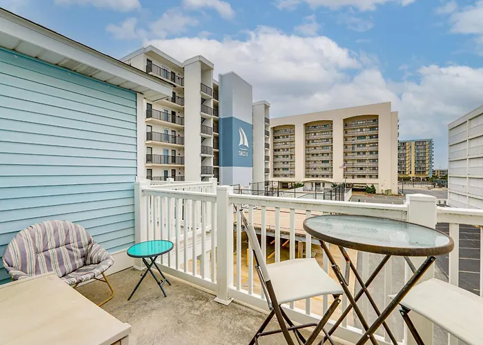 200 Feet To Beach: Inviting Condo In Ocean City!