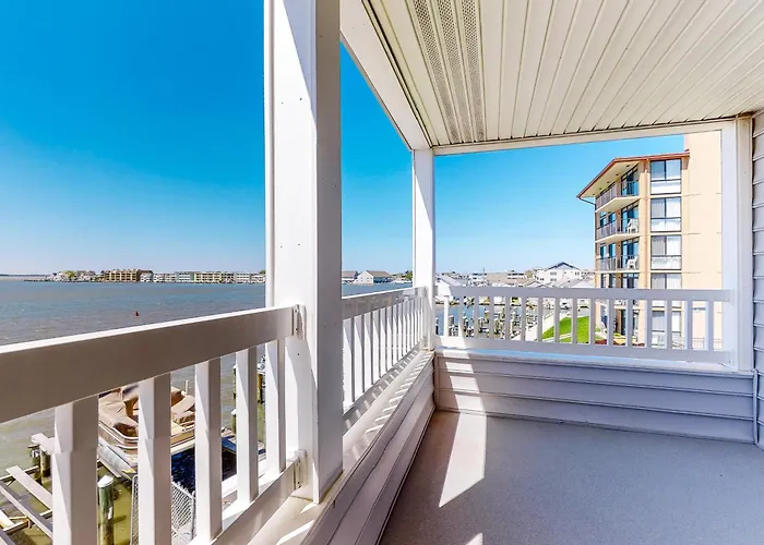 Harbour Towne 204A