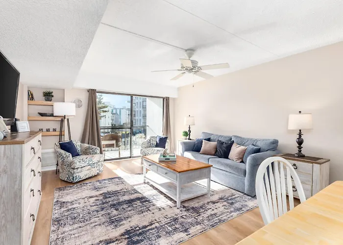 Modern 1Br Oasis With Pool & Easy Beach Access
