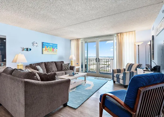 Quay-Beautiful Beach Views In This 2 Bedroom Condo With Indoor Pool!