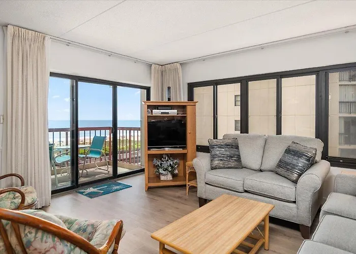 Beautiful Oceanfront 3 Bedroom Rainbow Condo With Outdoor Pool!