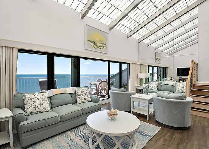 3 Bedroom Penthouse With Direct Ocean Front Views!