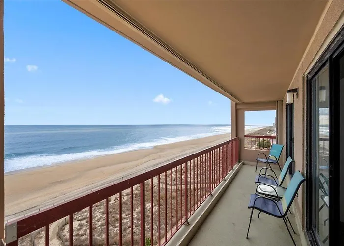 Rainbow - Oceanfront 2 Bedroom Condo With Outdoor Pool