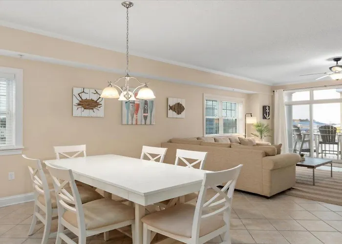 3 Bedroom Ocean Block Condo At Seaside Retreat Just Steps From The Beach!