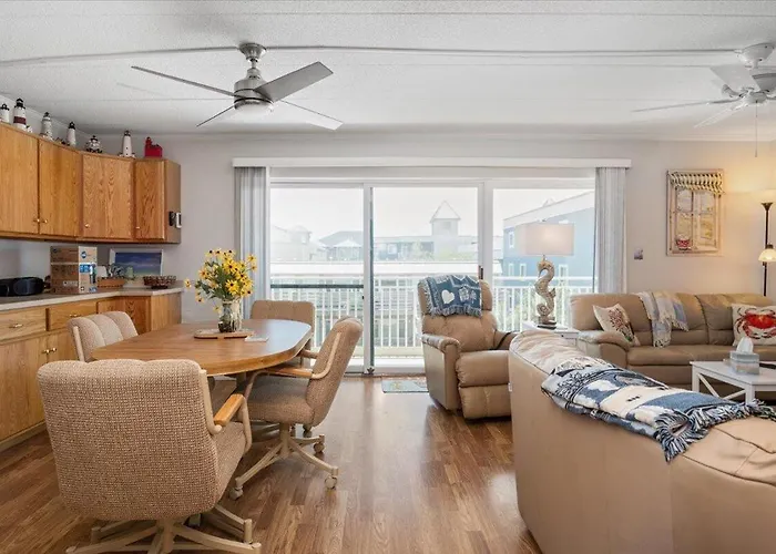 Relaxing 2 Bedroom Salty Sands Condo Mid-Town Ocean City!