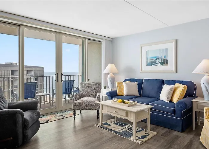 Side Ocean View 2 Bedroom Quay Condo With Indoor & Outdoor Pools!