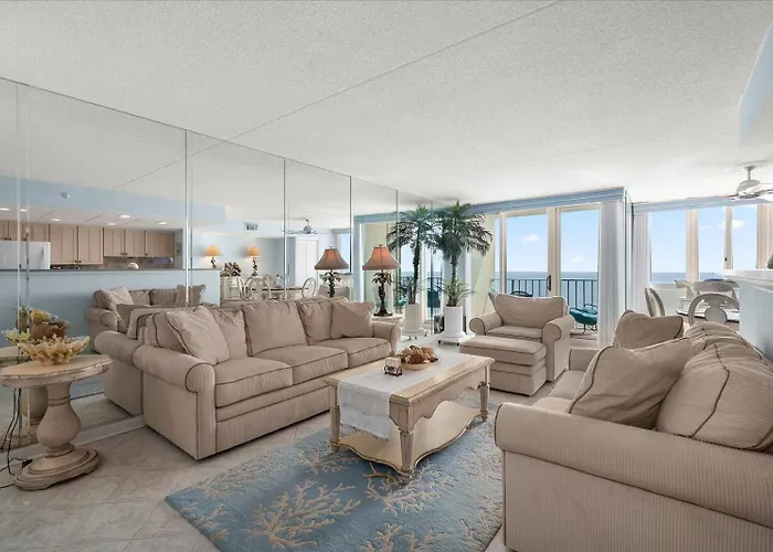 Private Oceanfront Balcony From This 3 Bedroom Condo In The Quay Building!
