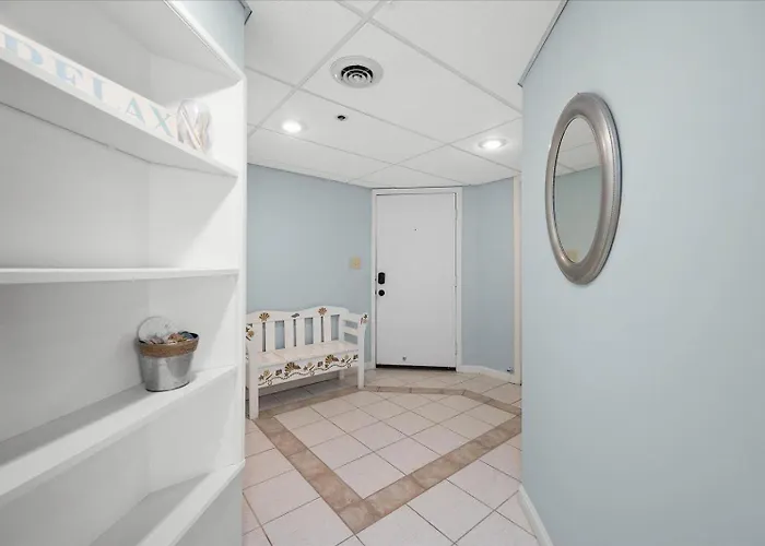 2 Bedroom Rainbow Condo With Fabulous Direct Ocean Views And Outdoor Pool!