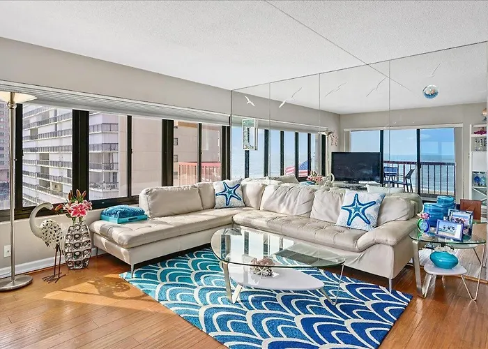 3 Bedroom Rainbow Condo With Fabulous Direct Ocean Views And Outdoor Pool!