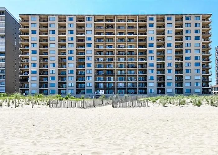 Marigot Beach- Beautiful And Modern Direct Oceanfront 2 Bedroom Condo!