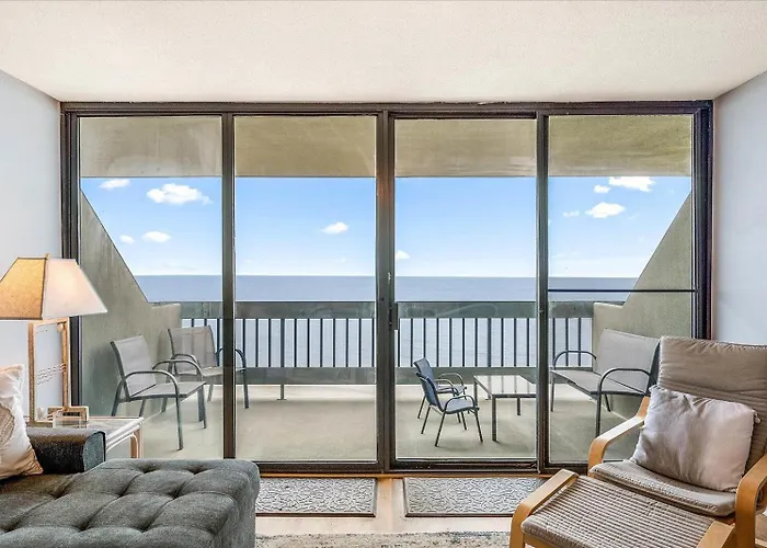 Spacious 2 Bedroom Ocean Front At The Century With Indoor Pool!