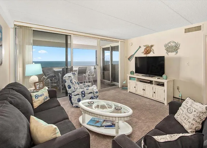 Beautiful Views From This 2 Bedroom Atlantis Condo With Outdoor Pool!