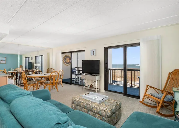 Condo With Outdoor Pool And Balcony!