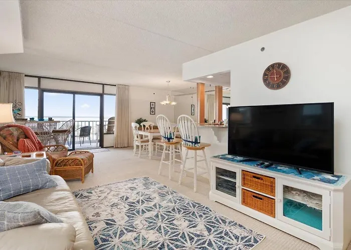 3 Bedroom, 2 Bath Bayview Unit In The Capri!