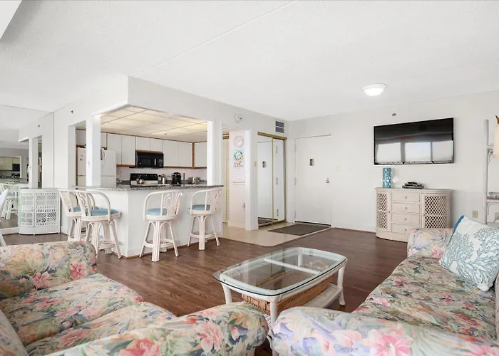 2Bedroom Condo At The Capri!