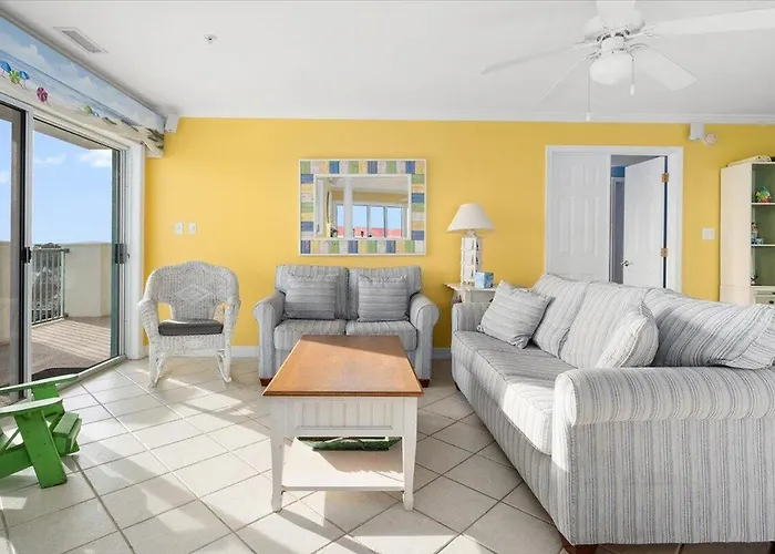 3 Bedroom Uptown Avalon Unit With Indoor Pool!