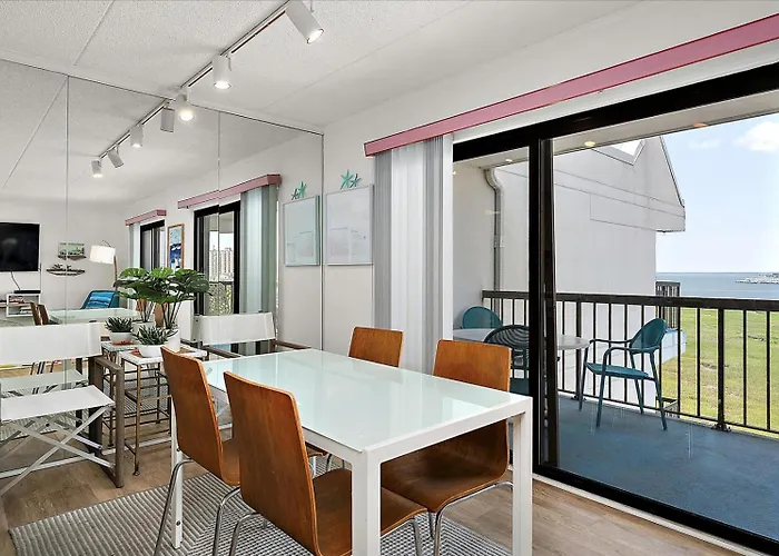 Bay Princess-Spacious Condo With Beautiful Bay Views From 24'Wide Covered Balcony!