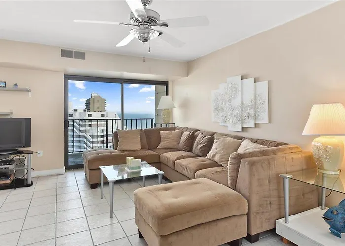 2 Bedroom With Ocean Views & Outdoor Pool!