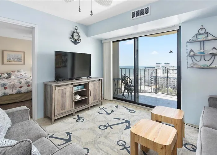 Fantastic Ocean View And Outdoor Pool, 1 Bedroom!