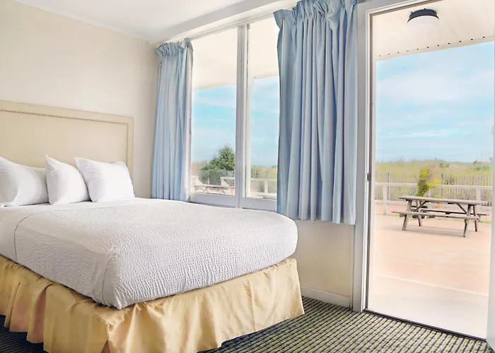 Seabonay Oceanfront Motel