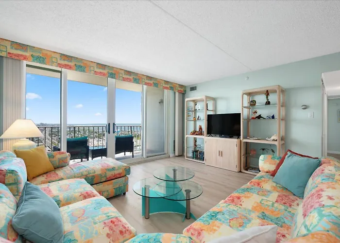 Beautiful 2 Bedroom Quay Condo With Linen Service!
