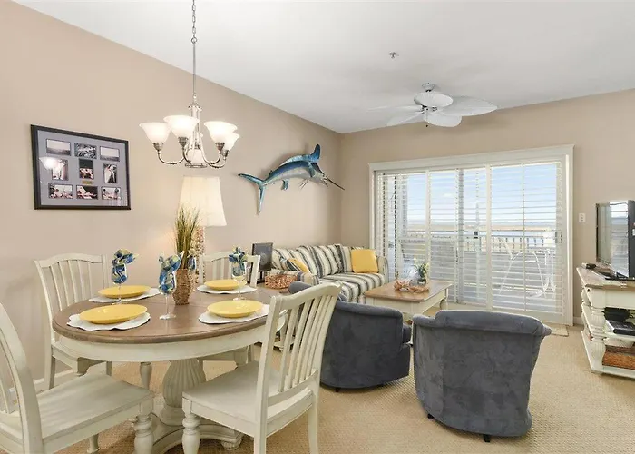2 Bedroom 1St Floor Ritz Condo With Great Bay View!