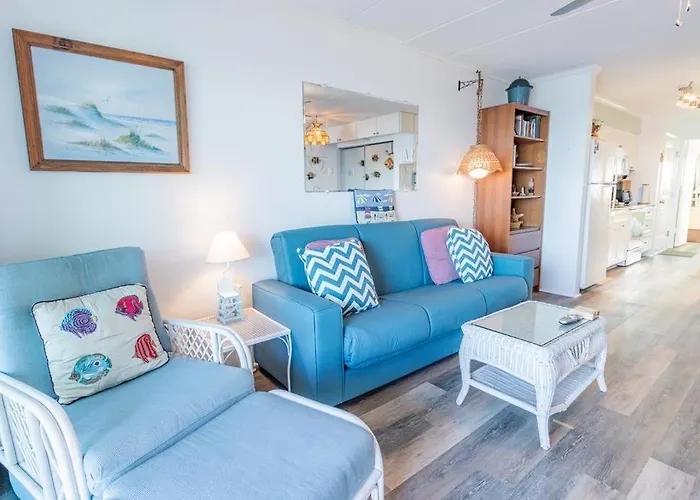 Stunning Ocean Views From This 1 Bedroom Condo, Mid-Town Location!
