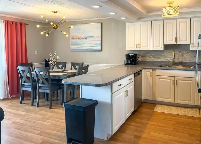Walk To Pool & Beach! Ocean City Family Condo