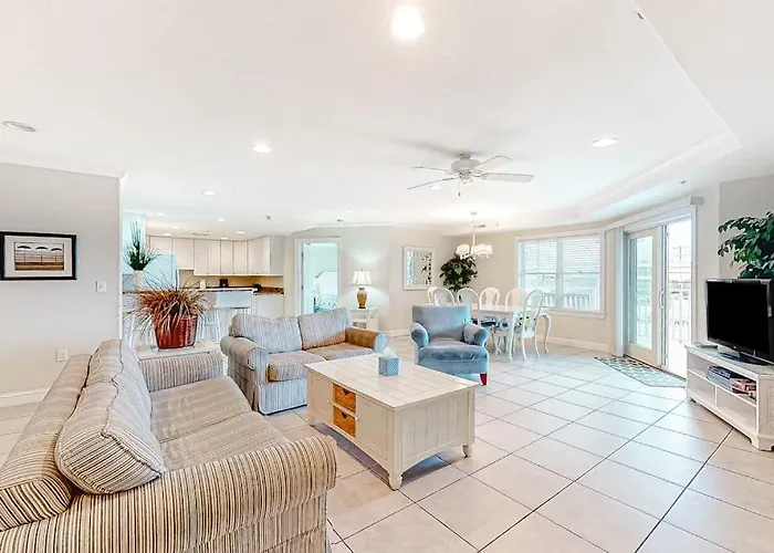 4100 Coastal #102