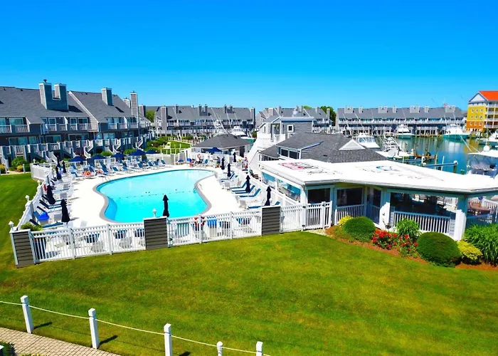 Harbour Island 406K Condo