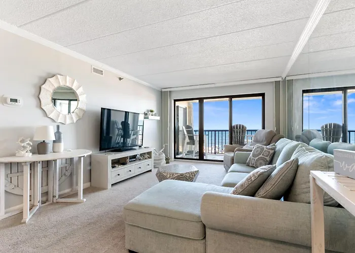 Bright Oceanfront 2Br Condo Balcony, King Bed & Parking