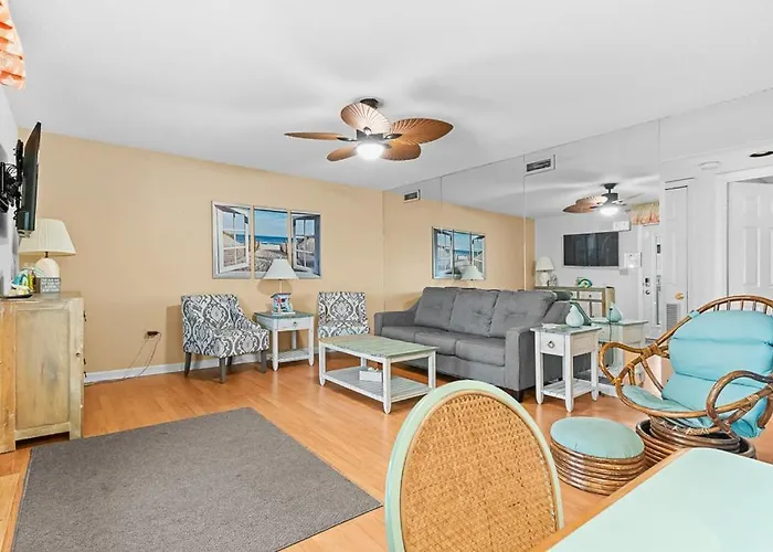 Classic Bayside Condo Near Harpoon Hannas Close To Beach & Dining