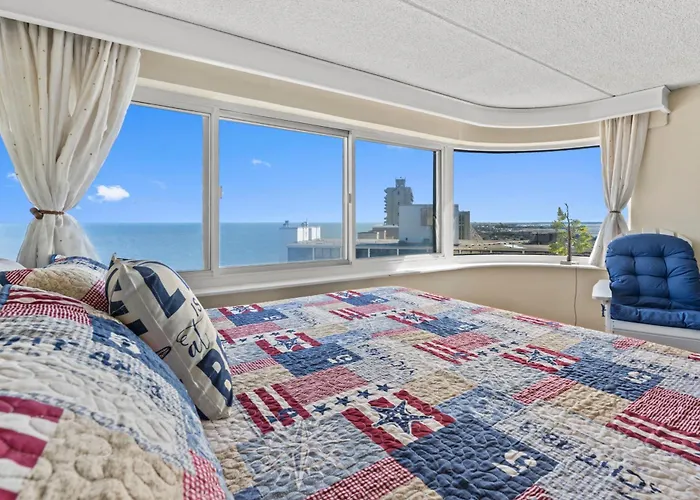 Oceanfront Studio W Panoramic Views Atlantis 103Rd St
