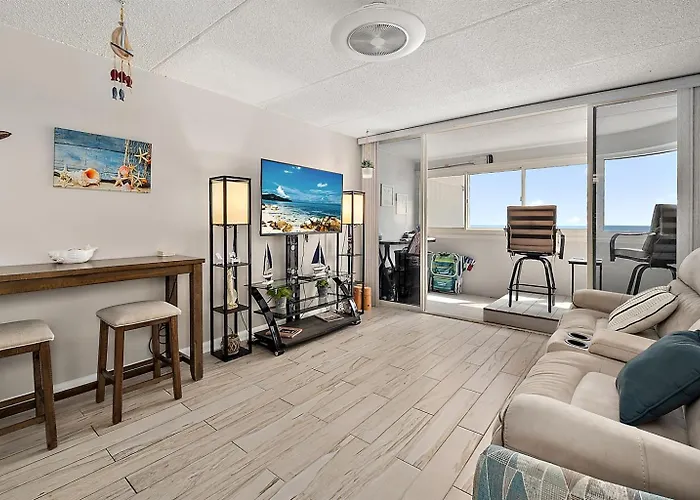 2Br Atlantis Oceanfront Condo, Outdoor Pool
