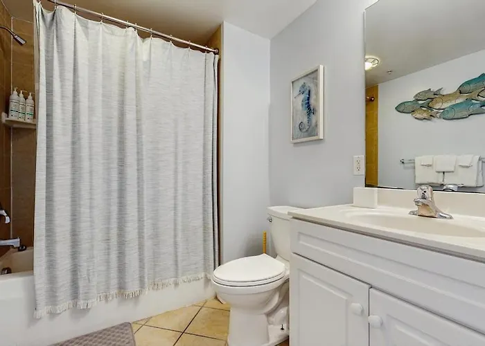 Oceans Pointe 302