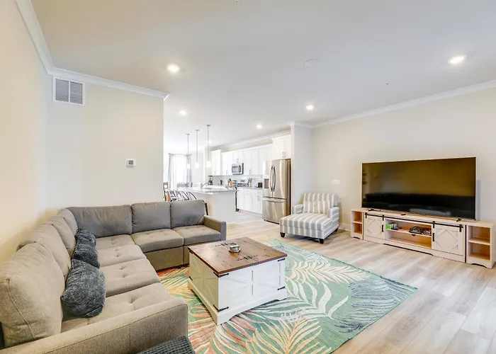 Pool Access! Newly Built Ocean City Townhome