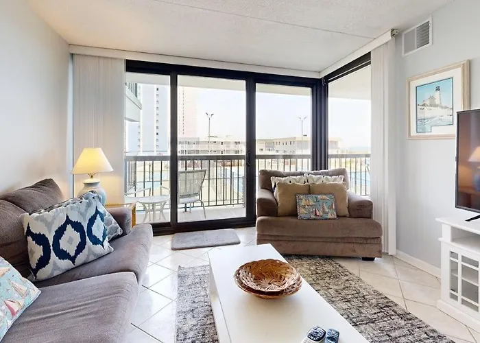 Oceanfront Escape With Pools Arcade & Beach Access