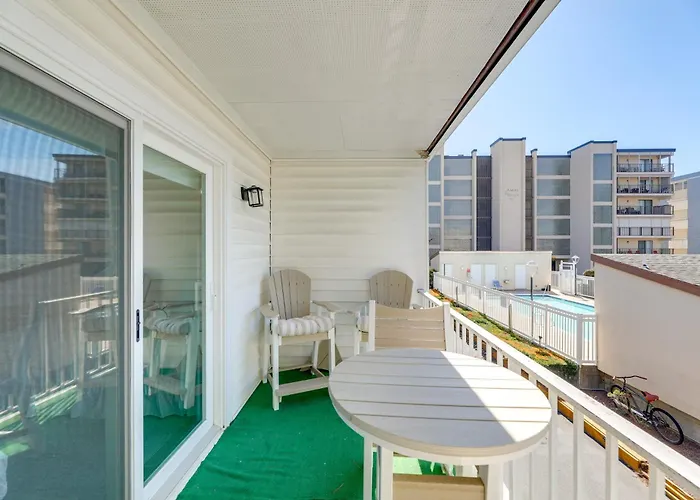 Walk To Ocean City Beach: Shoreside Gem W/ Balcony