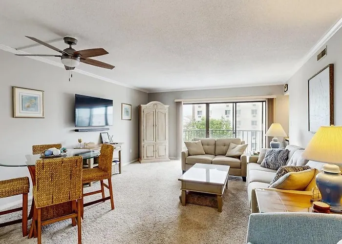 Ocean Block Retreat With Easy Beach Access & Shared Pools